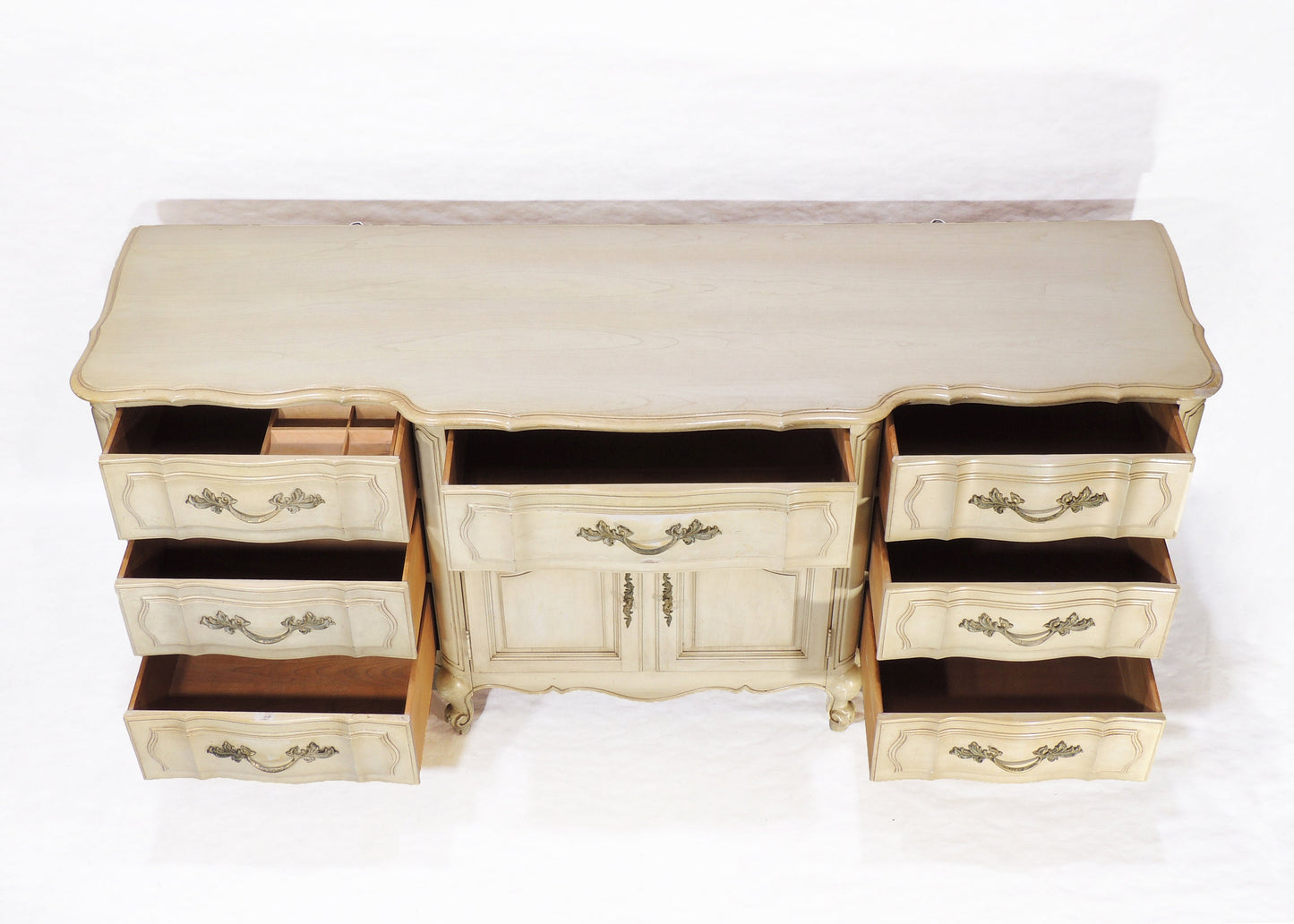 Large Rustic Thomasville Wood Dresser French Provincial