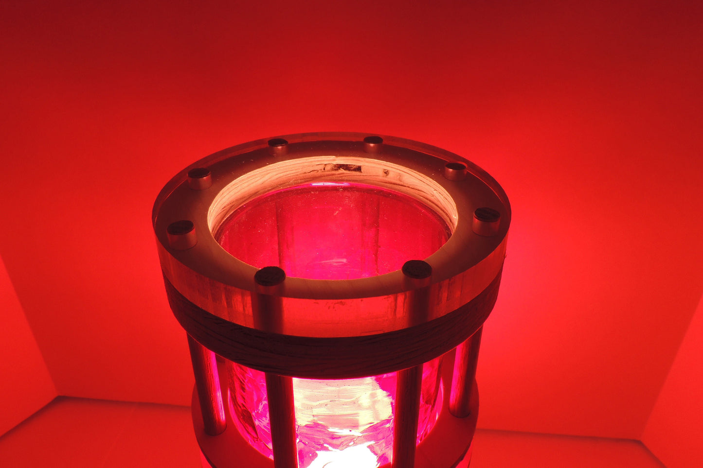 Unique Space Age-style Table Light 'Power Cell Red' Lucite Glass Futuristic Lamp