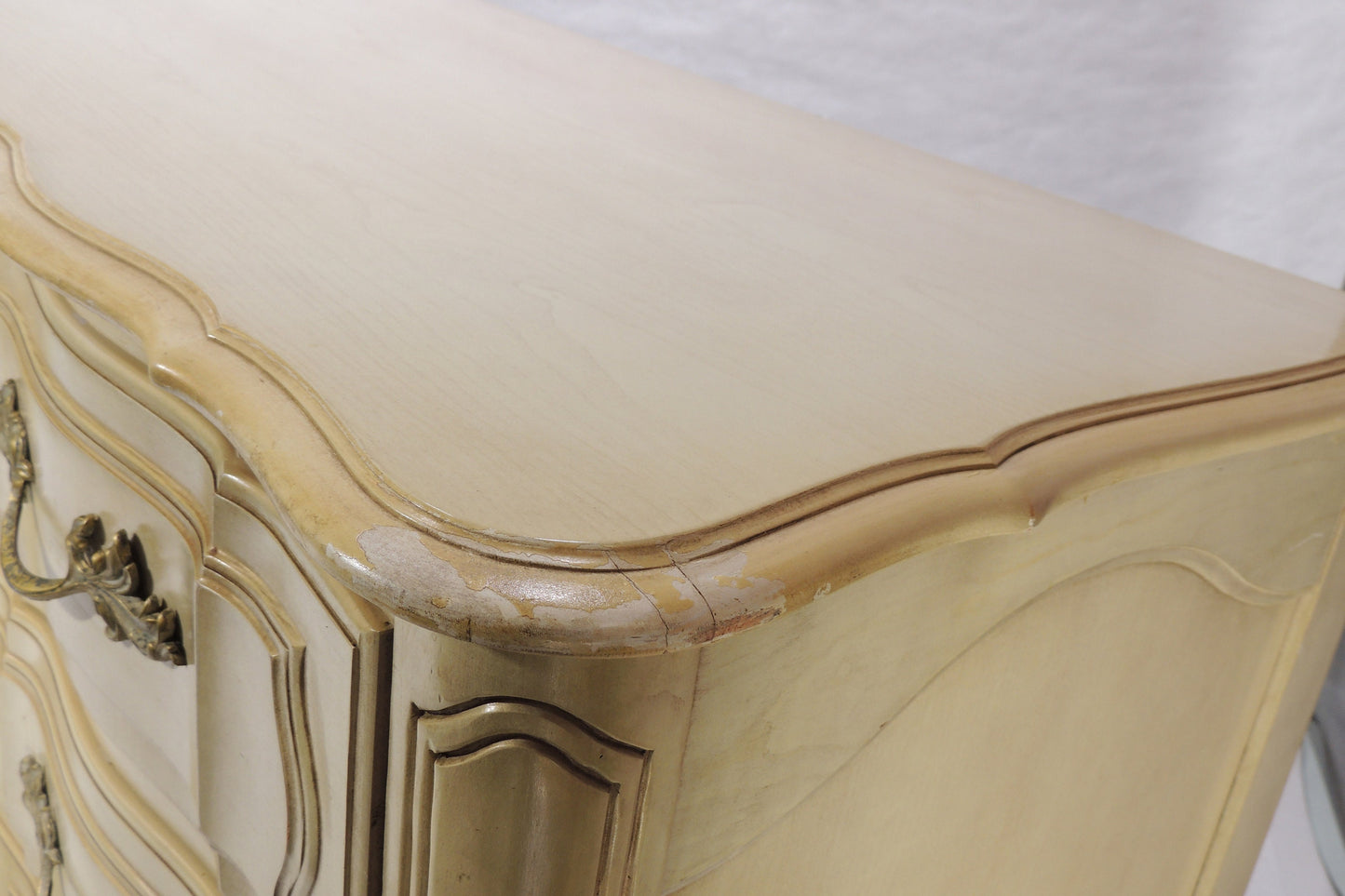 Large Rustic Thomasville Wood Dresser French Provincial