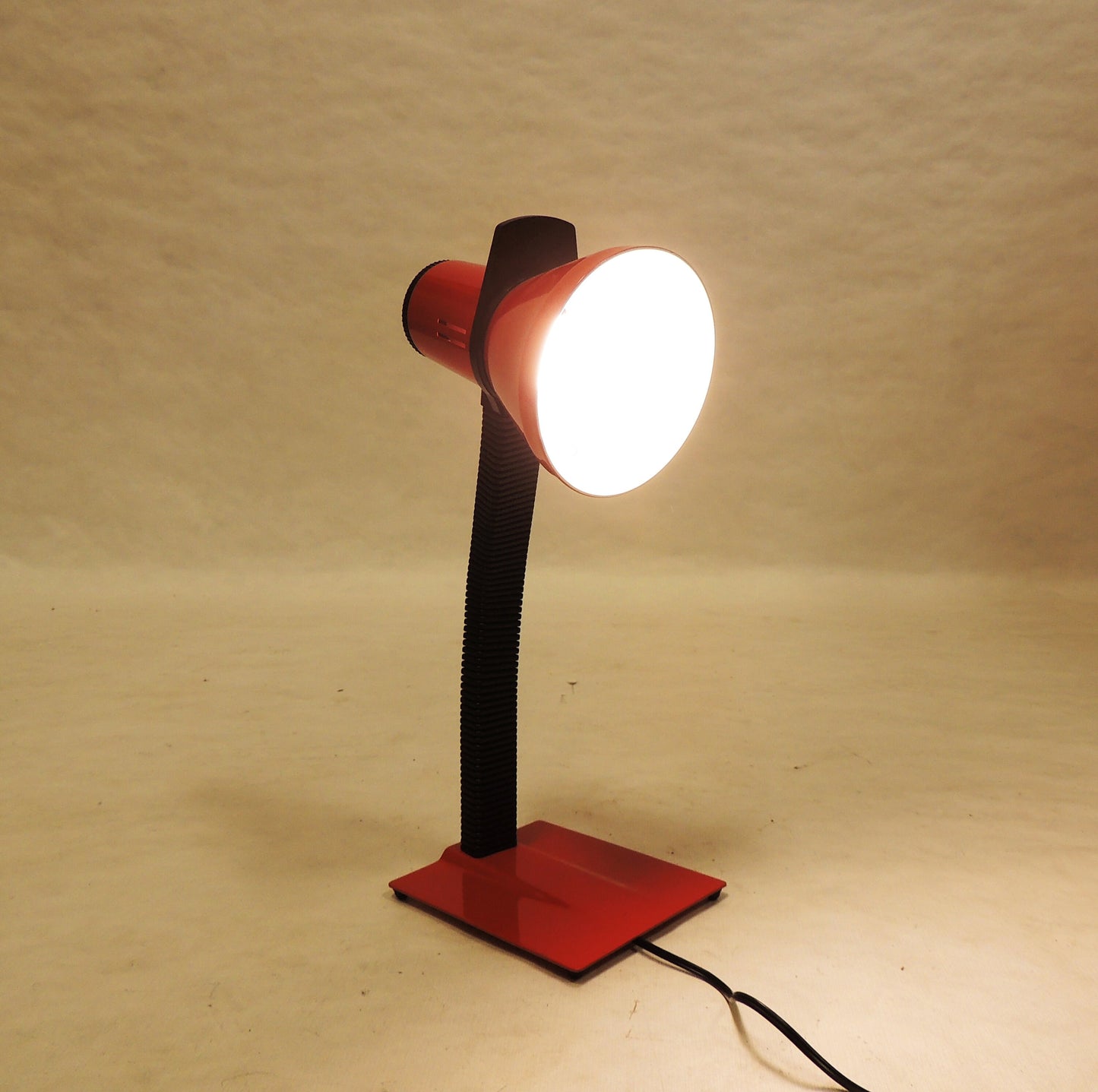 Vintage Modernist Functional Design Adjustable Red Ledu Co Table Desk Lamp