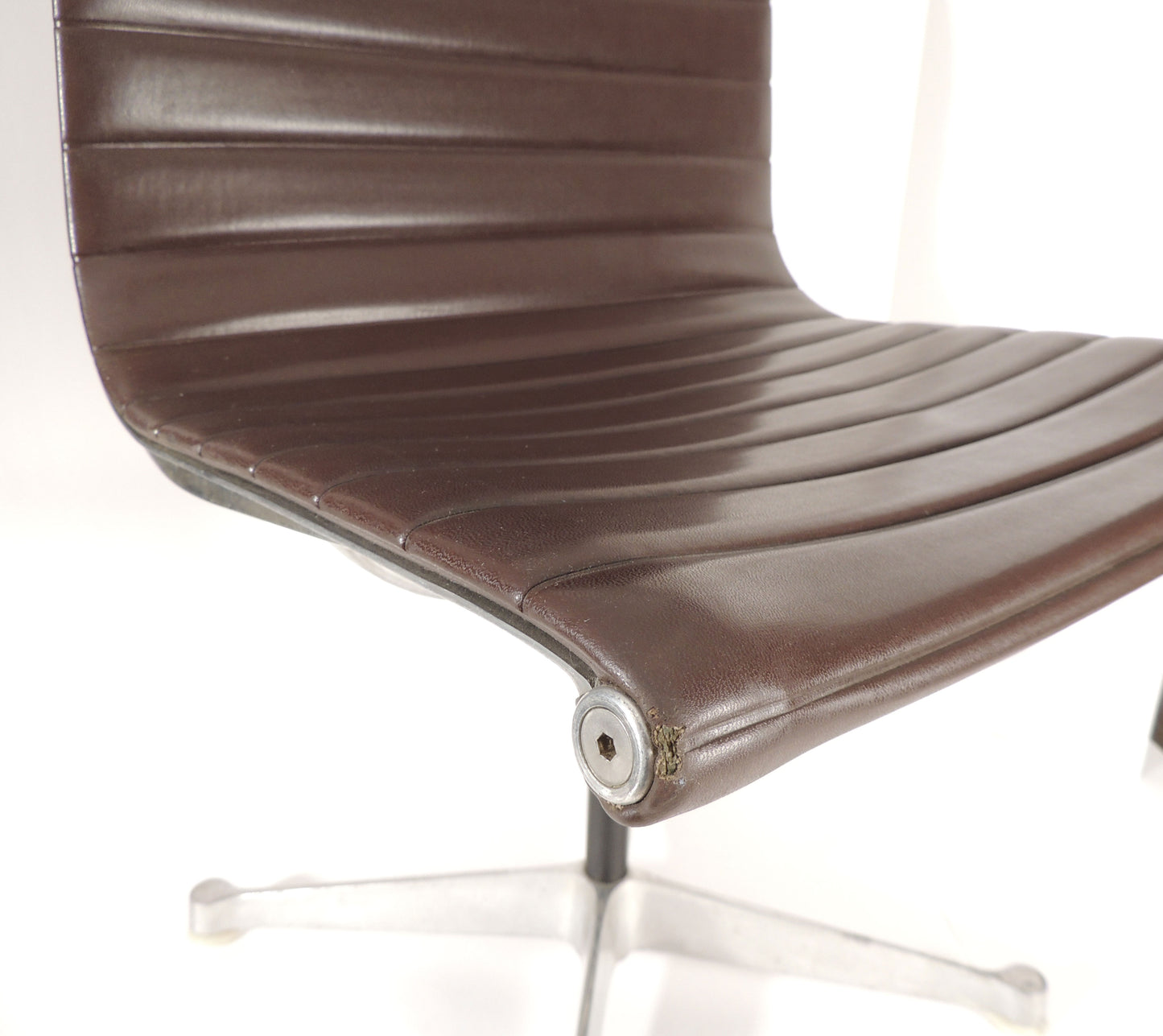 Original Vintage Eames for Herman Miller Aluminum Brown Vinyl Chair