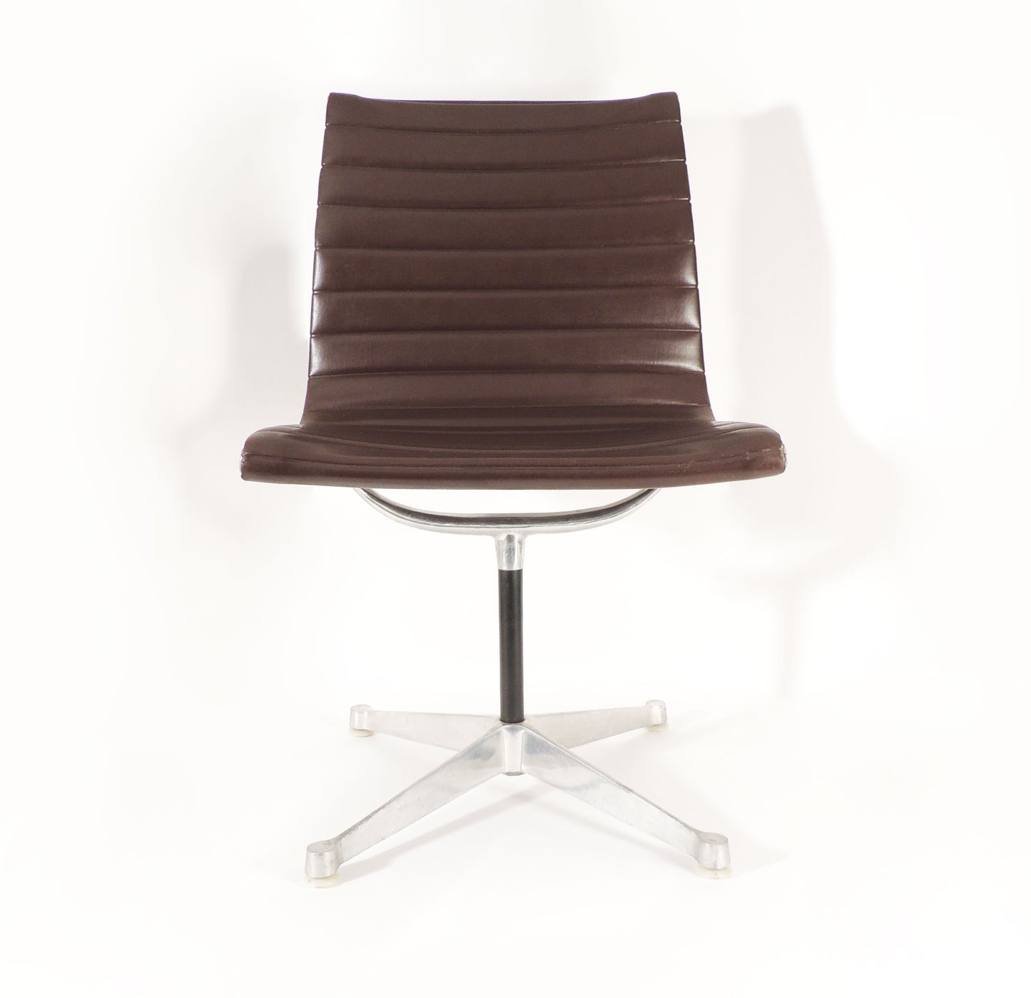 Original Vintage Eames for Herman Miller Aluminum Brown Vinyl Chair