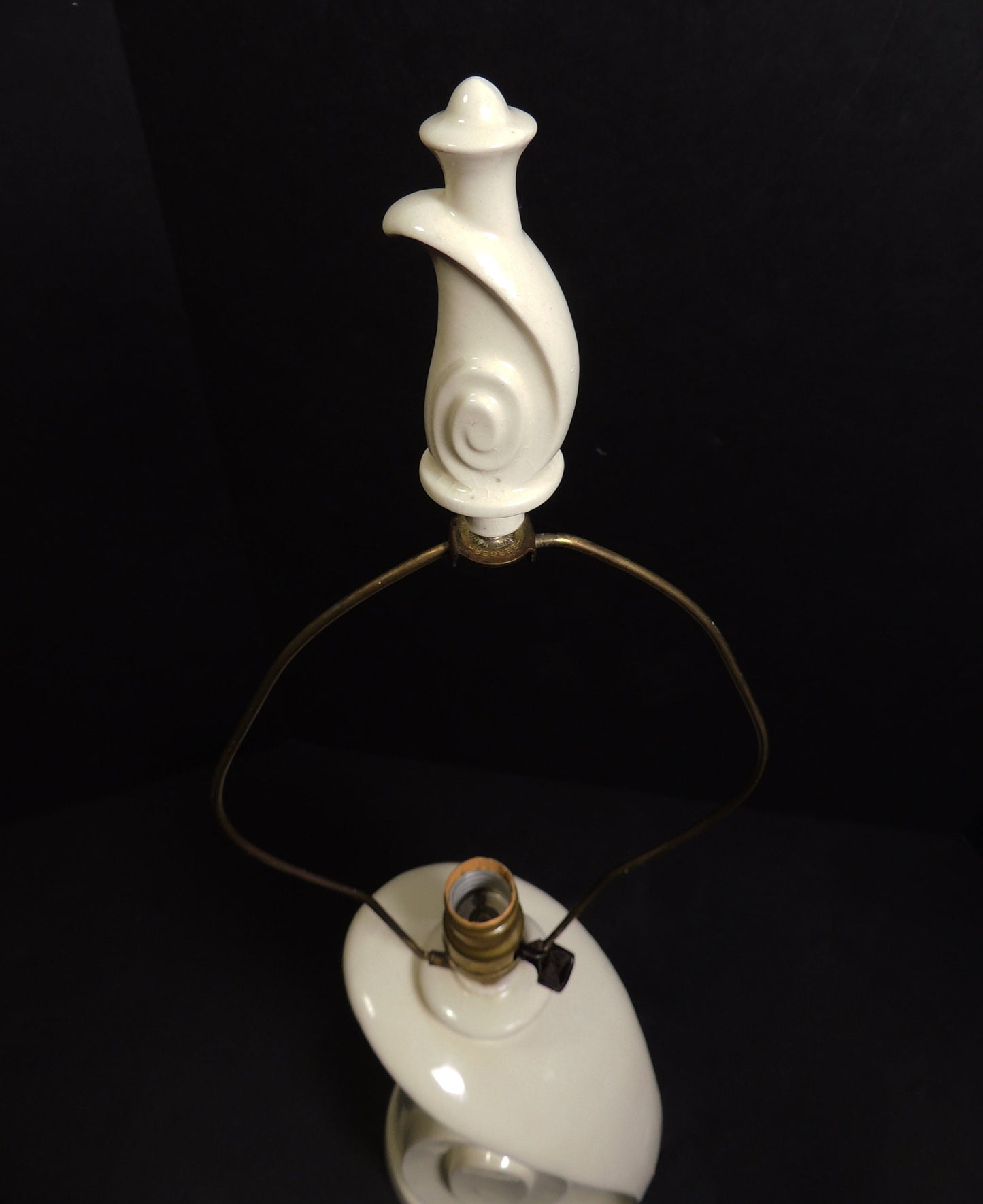 Vintage Art Deco Spiral Seashell design Ceramic Table Lamp